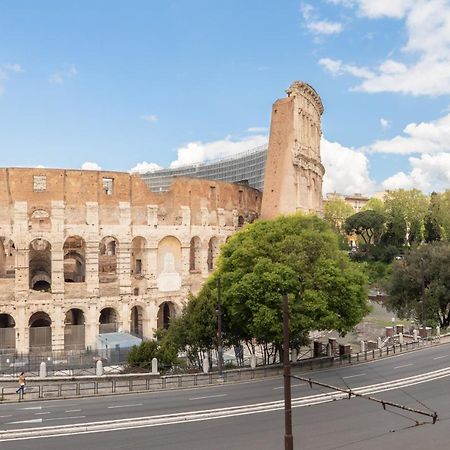 Iflat Unforgettable In Front Of Colosseum โรม ภายนอก รูปภาพ