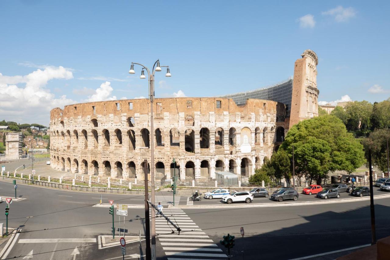Iflat Unforgettable In Front Of Colosseum โรม ภายนอก รูปภาพ